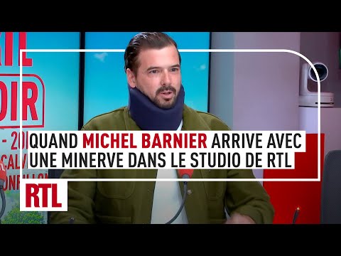 Quand Michel Barnier arrive avec une minerve dans le studio de RTL Soir